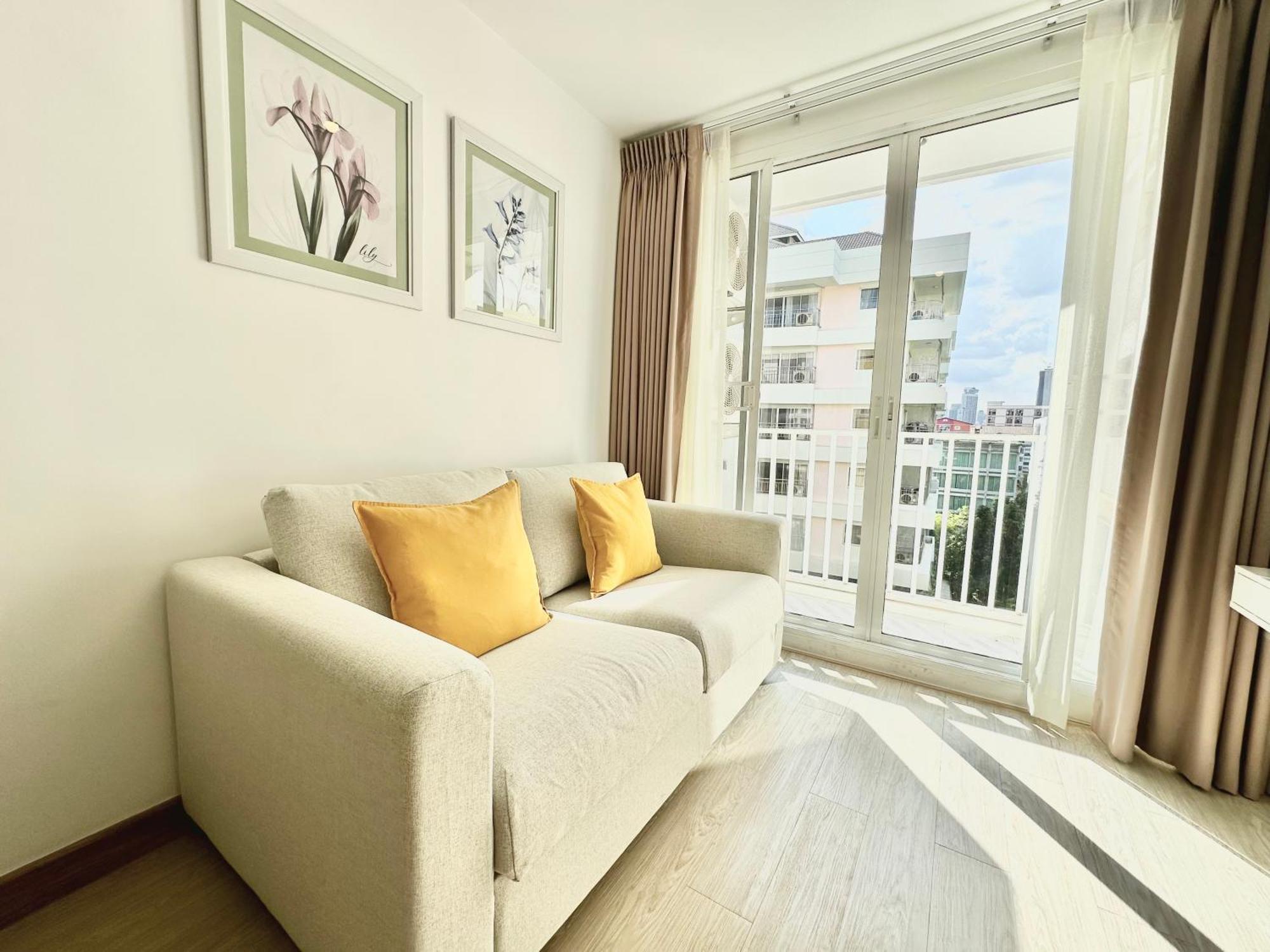 Town Sukhumvit 71 Apartment Bangkok Bagian luar foto