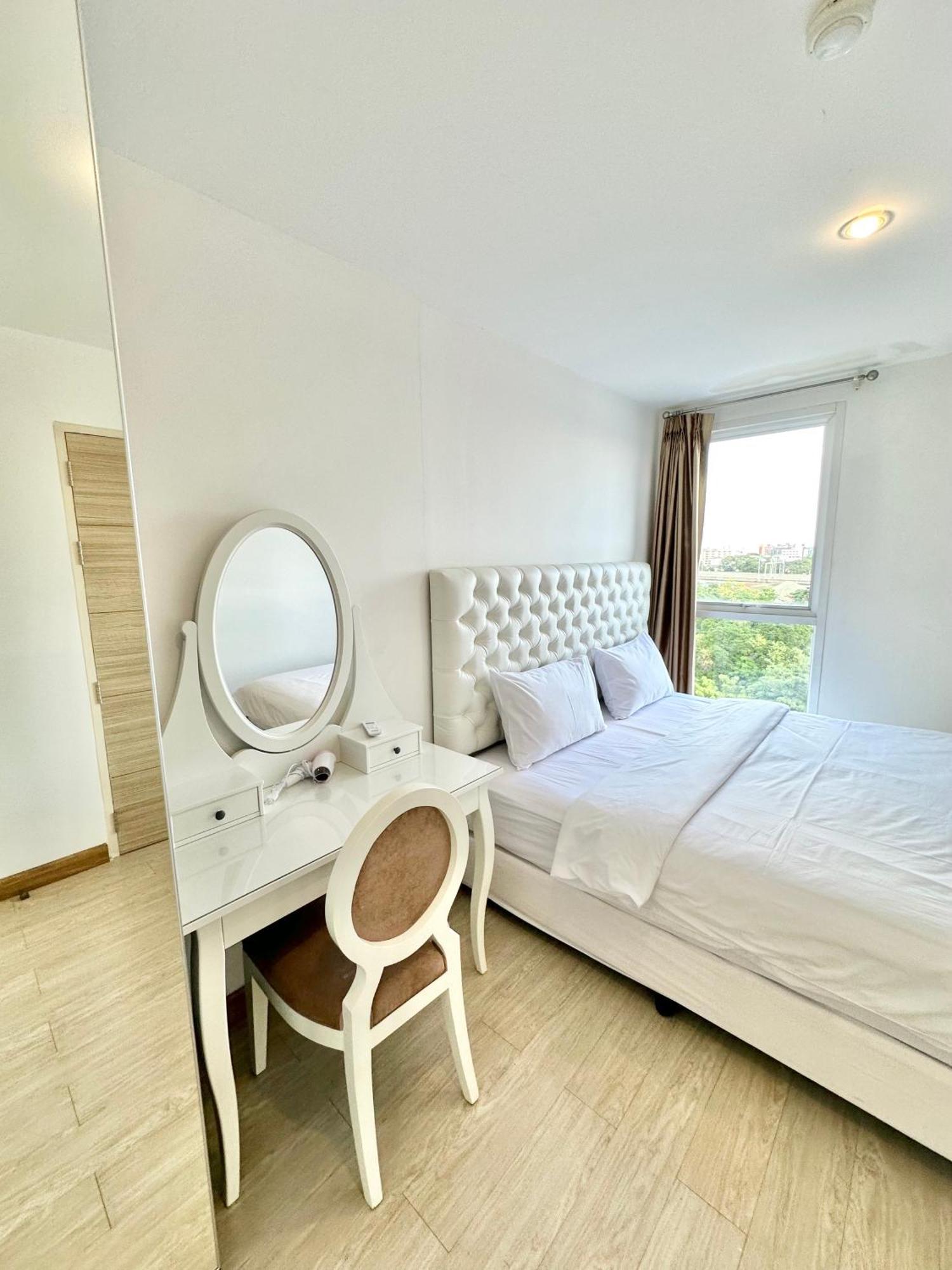 Town Sukhumvit 71 Apartment Bangkok Bagian luar foto